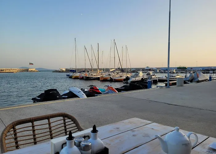 Bayview B32 - 2 Apartamento